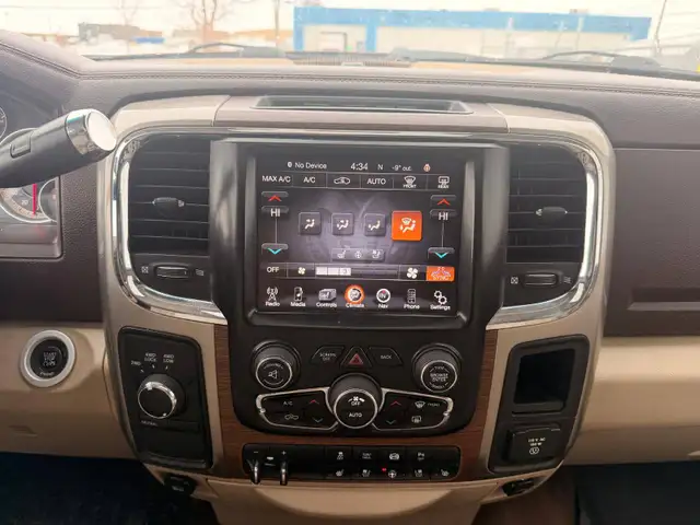 2013 Ram 3500 Laramie Crew Cab 6.7L L6 - Photo 26