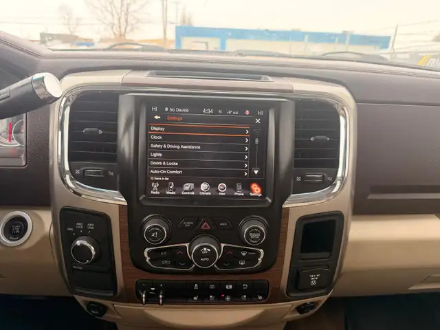 2013 Ram 3500 Laramie Crew Cab 6.7L L6 - Photo 29