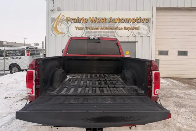 2013 Ram 3500 Laramie Crew Cab 6.7L L6 - Photo 31
