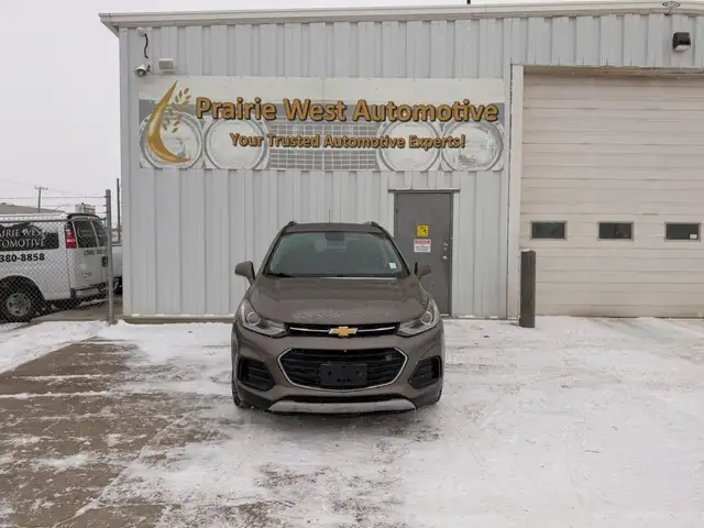 2020 Chevrolet Trax LT - Photo 2