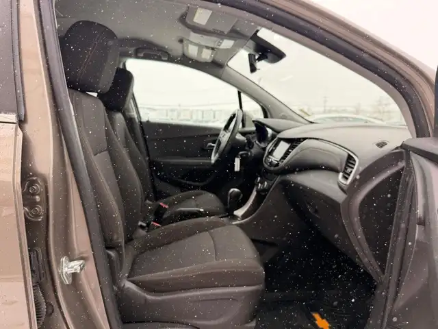 2020 Chevrolet Trax LT - Photo 16