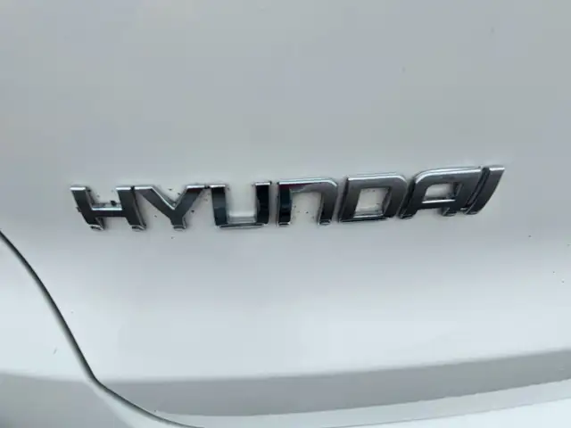 2012 HYUNDAI TUCSON AWD TOTALLY SPOTLESS ONE OWNER NON SMOKER - Photo 9