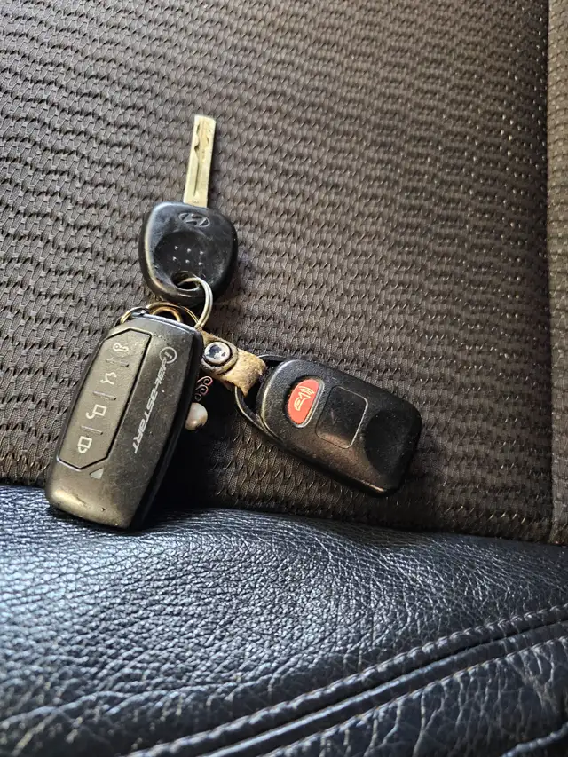 2012 HYUNDAI TUCSON AWD TOTALLY SPOTLESS ONE OWNER NON SMOKER - Photo 12