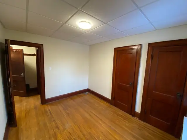 2 Bedroom Apartment Main Floor - 4994 MAPLE ST. - Photo 7