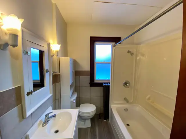 2 Bedroom Apartment Main Floor - 4994 MAPLE ST. - Photo 10