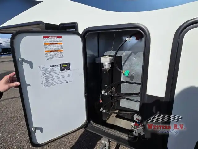 2022 Keystone RV Montana High Country 385BR - Photo 6