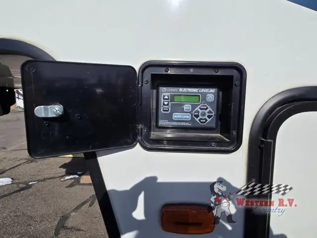 2022 Keystone RV Montana High Country 385BR - Photo 7