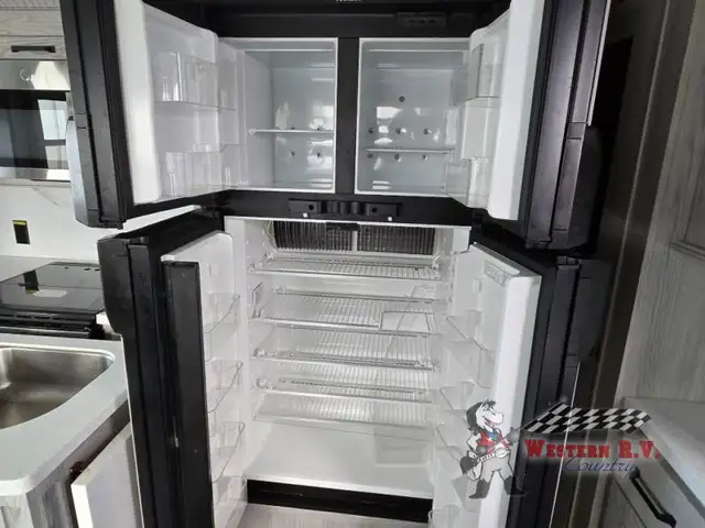 2022 Keystone RV Montana High Country 385BR - Photo 15