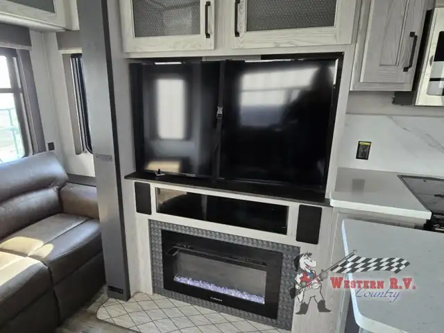2022 Keystone RV Montana High Country 385BR - Photo 19