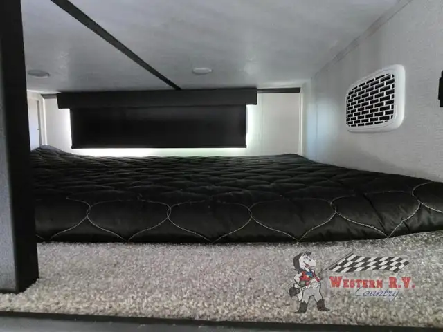 2022 Keystone RV Montana High Country 385BR - Photo 23