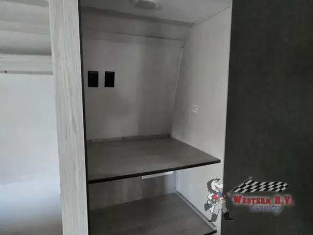 2022 Keystone RV Montana High Country 385BR - Photo 31