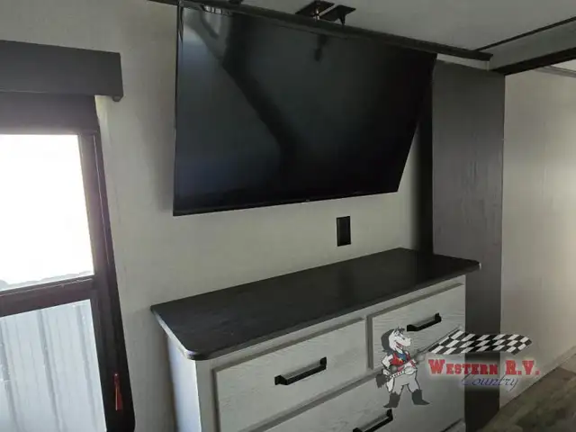 2022 Keystone RV Montana High Country 385BR - Photo 32