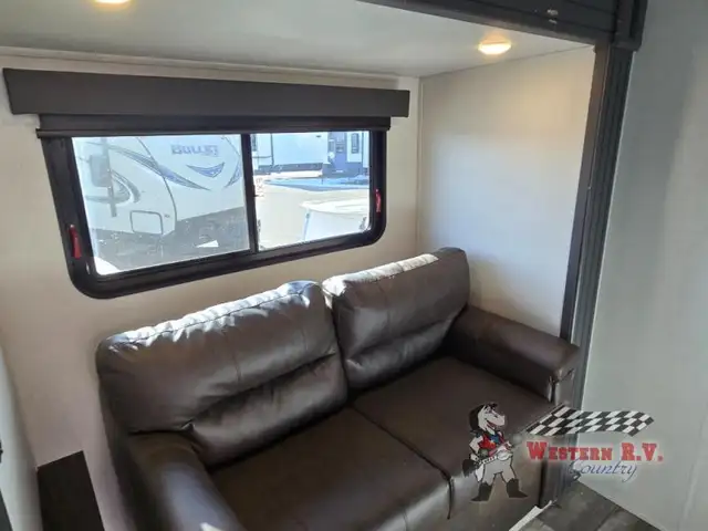 2022 Keystone RV Montana High Country 385BR - Photo 35