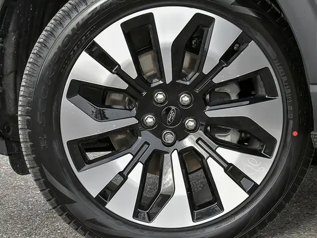 2026 Ford Explorer Platinum - Photo 8