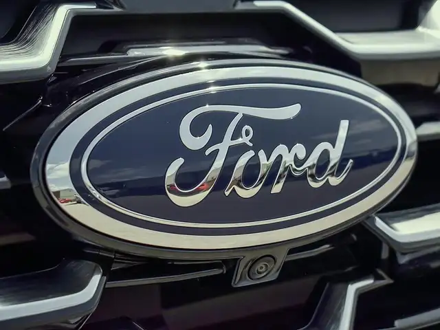 2026 Ford Explorer Platinum - Photo 9