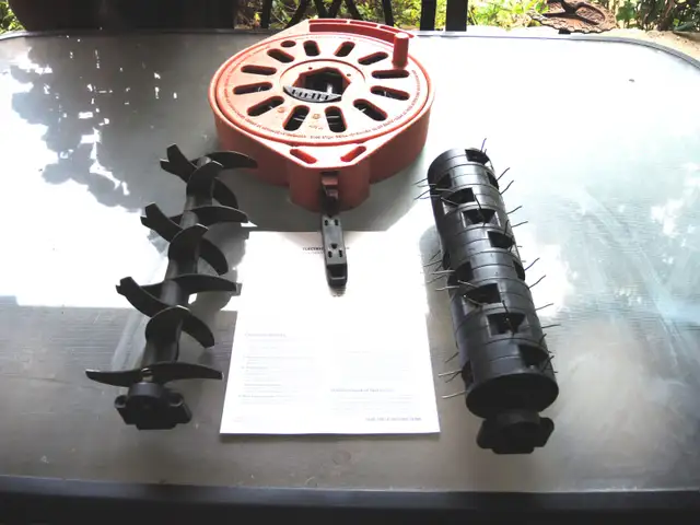 Sun Joe 13-inch 12 Amp Electric Scarifier   Lawn Dethatcher - Photo 2