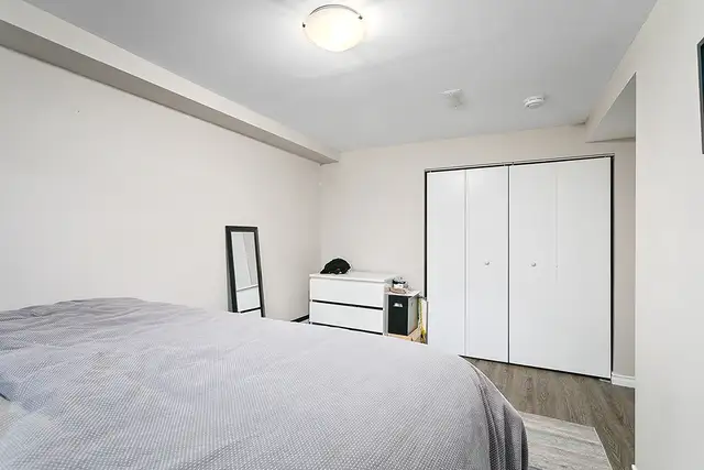 All-Inclusive 2-Bedroom with Private Entrance – Billings Bridge - Photo 8