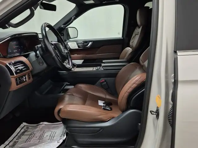 2022 Lincoln Navigator Reserve 4x4 201A Extended with all the Lu - Photo 6
