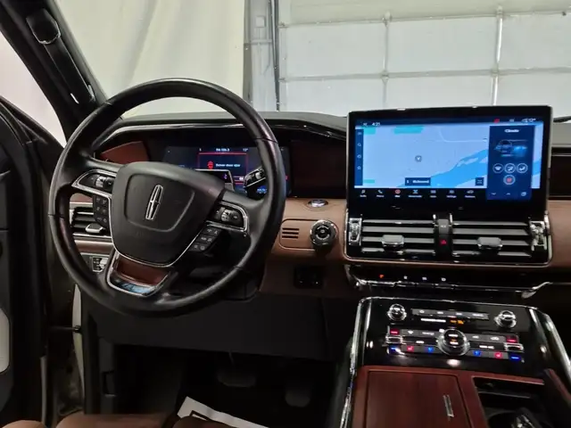 2022 Lincoln Navigator Reserve 4x4 201A Extended with all the Lu - Photo 7