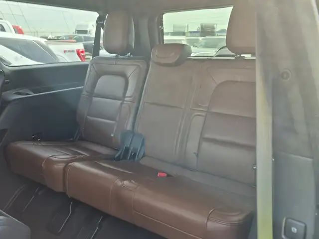 2022 Lincoln Navigator Reserve 4x4 201A Extended with all the Lu - Photo 11