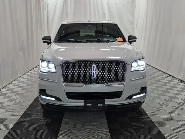 2022 Lincoln Navigator Reserve 4x4 201A Extended with all the Lu - Photo 12