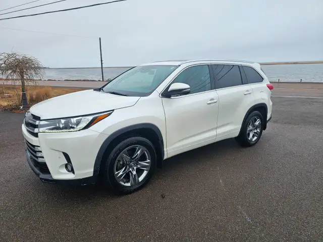 2018 TOYOTA HIGHLANDER LIMITED EDITION AWD ONE OWNER NON SMOKER - Photo 6