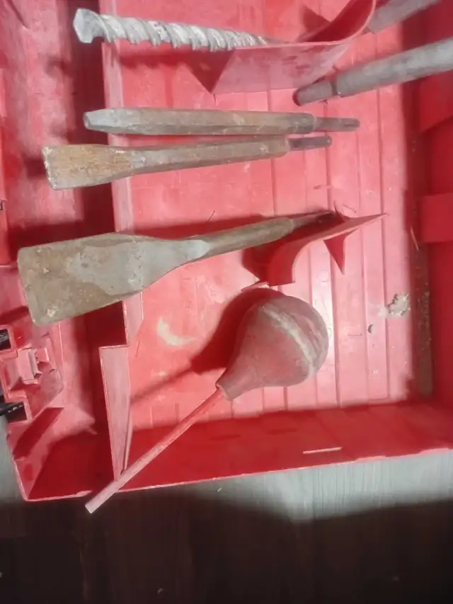 Hilti TE 16 Rotary Hammer Drill - Photo 4