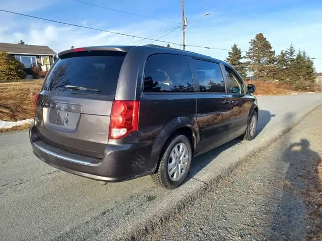 Dodge caravan  SXT - Photo 2