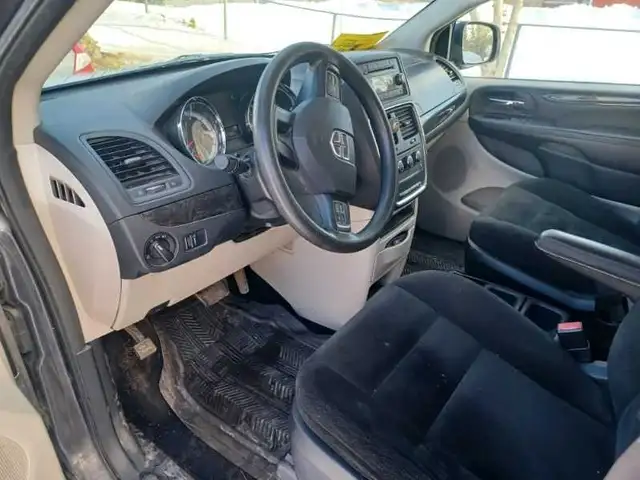 Dodge caravan  SXT - Photo 6