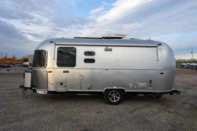 2024 Airstream Caravel 22FB - Photo 4
