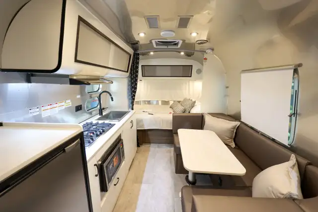 2024 Airstream Caravel 22FB - Photo 8