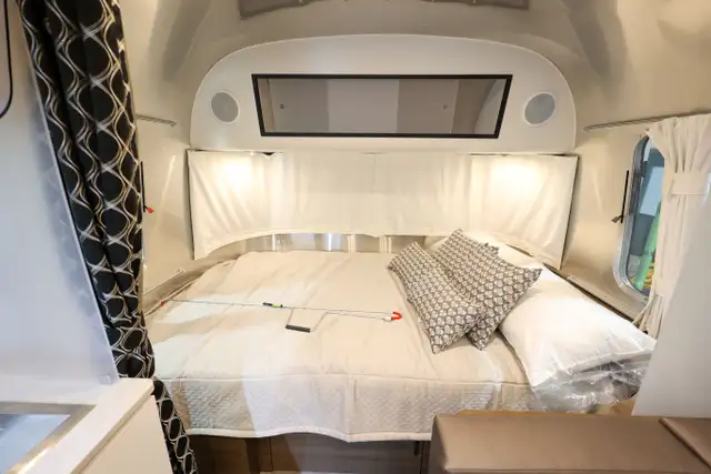 2024 Airstream Caravel 22FB - Photo 9