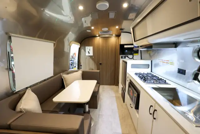 2024 Airstream Caravel 22FB - Photo 10
