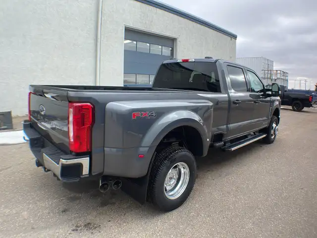 2026 Ford Super Duty F-350 Dually XLT FX4 623A - Photo 5