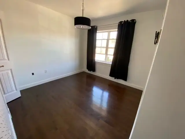 4 Bedroom Townhouse in Stratford - Photo 9