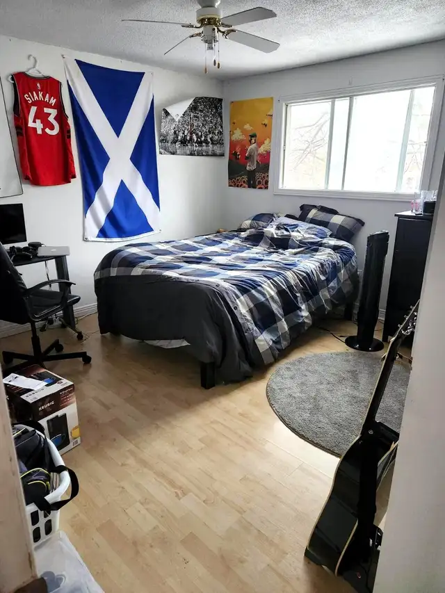 Five Bedroom Student Home in a Prime Location Near Stone Rd Mall - Photo 3