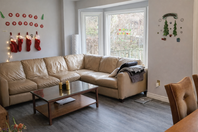 Five Bedroom Student Home in a Prime Location Near Stone Rd Mall - Photo 6