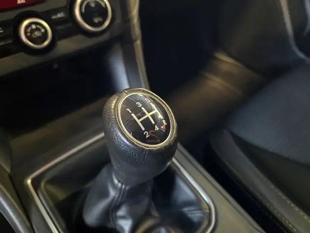 2018 Subaru Impreza SportManual | Sunroof | No Accidents - Photo 17