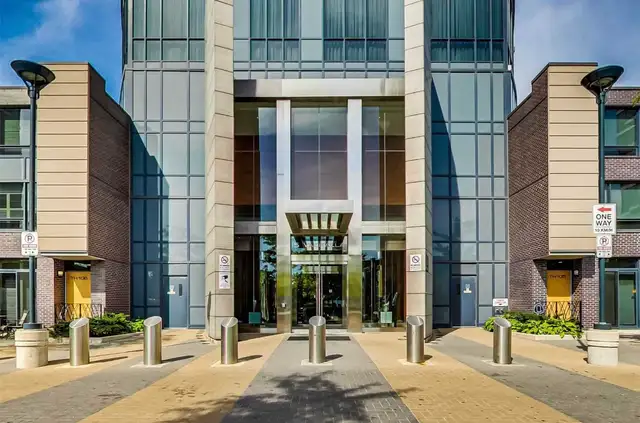 1 Den (Den with a door) |CN Views |$2400 | Near Subway   Parking - Photo 2