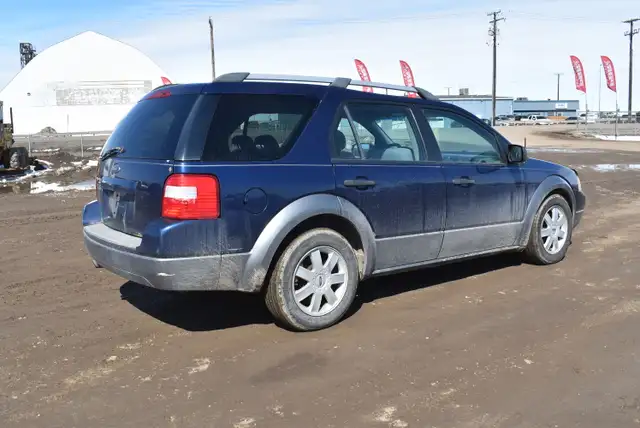 2005 Ford Freestyle SE AWD - Photo 3
