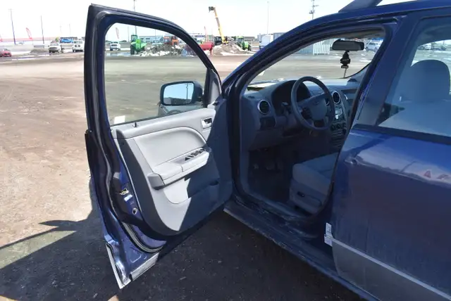 2005 Ford Freestyle SE AWD - Photo 6