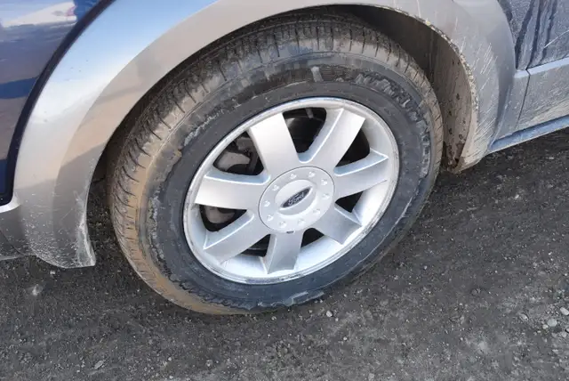 2005 Ford Freestyle SE AWD - Photo 32