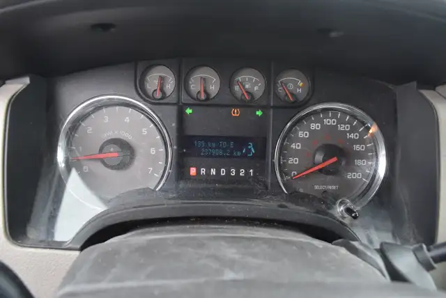 2010 Ford F-150 XLT - Photo 9