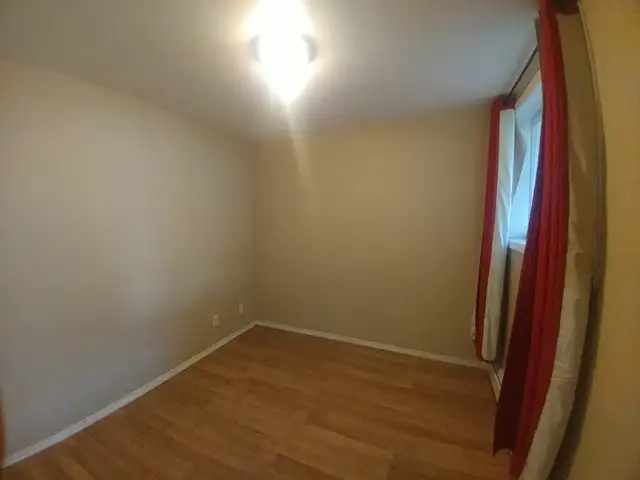 Whyte avenue apartment - Photo 4