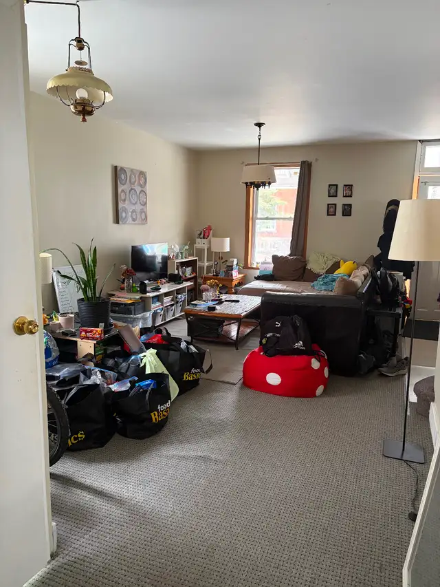 House rental near Queens University - Photo 2