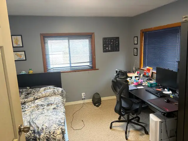 House rental near Queens University - Photo 3