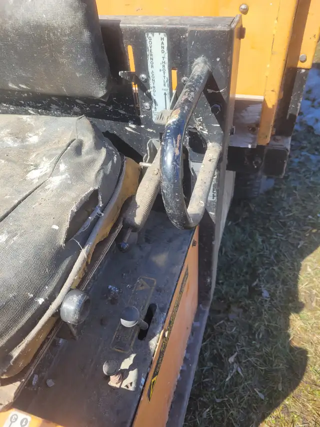 CUSHMAN WITH HYDRAULIC DUMPBOX 2 CYLINDER GAS ENGINE - Photo 6