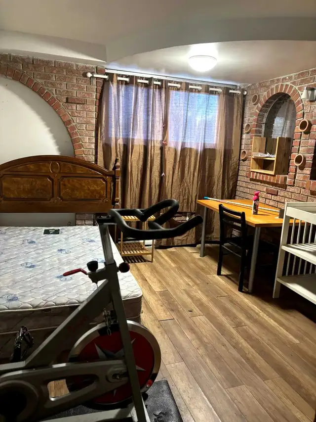 Monk metro room in a 4 1/2 (July 1st) - Photo 2