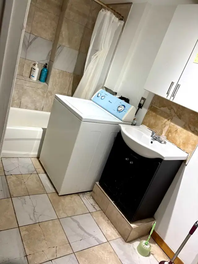 Monk metro room in a 4 1/2 (July 1st) - Photo 3