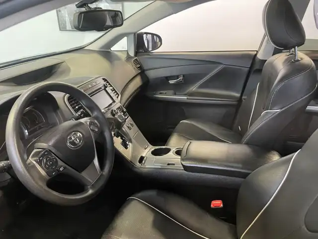 2015 Toyota Venza - Photo 24